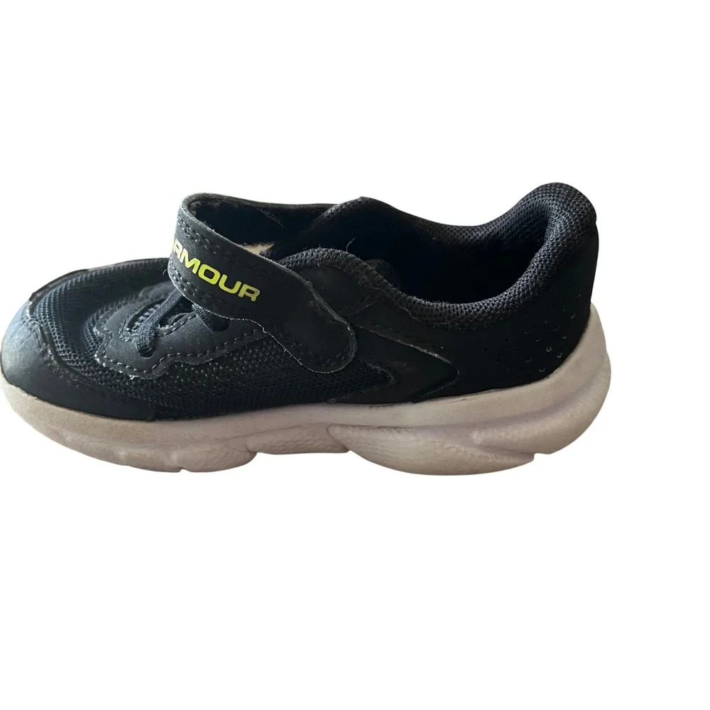 Under Armour Kids Assert 9 Black Lime Green Running Shoe Sneakers 7K 3024637-003